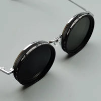 Lentes con oscurecimiento ajustable